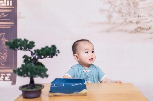 灯塔怀孕为啥肚子会长毛